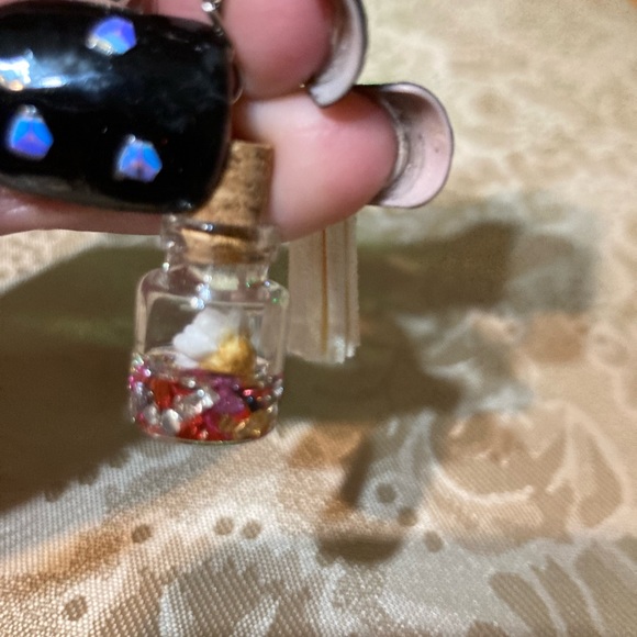 🌺🌺Flowers In A Bottle Purse Charm And Keychain - Picture 4 of 10